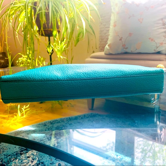 ✨MILLY✨ Pastel Blue Women's Astor Tassel Clutch - Picture 4 of 10